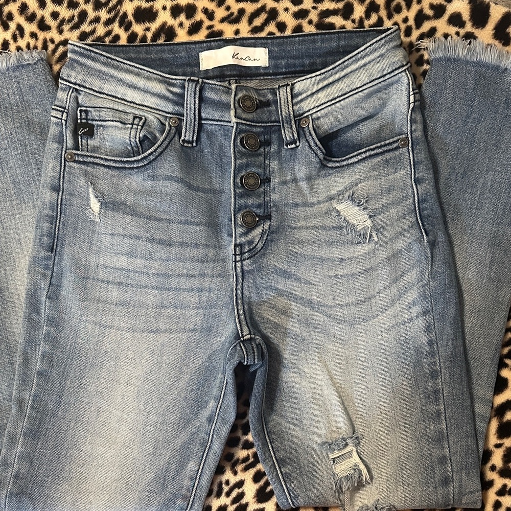 KanCan Women's Light Blue Distressed Cropped Jeans